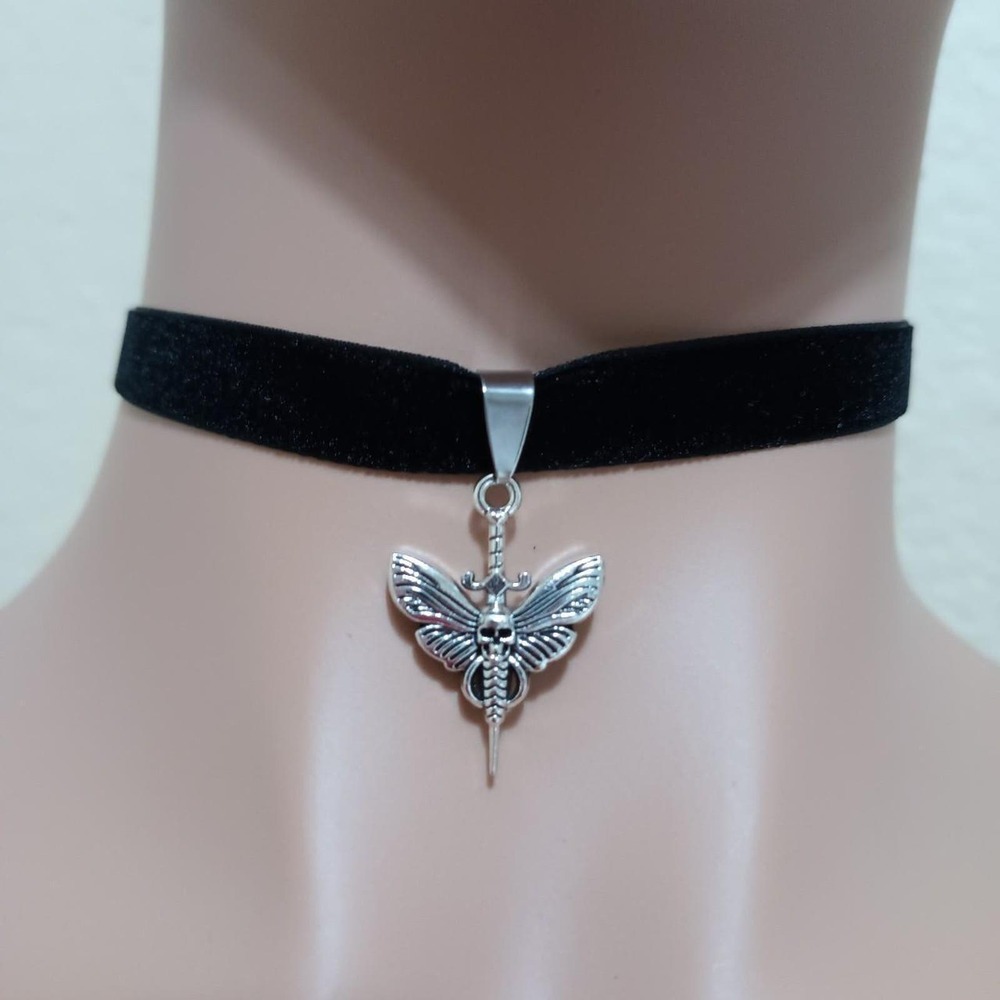 Gothic vampire moth butterfly skull - Picture 2 of 5